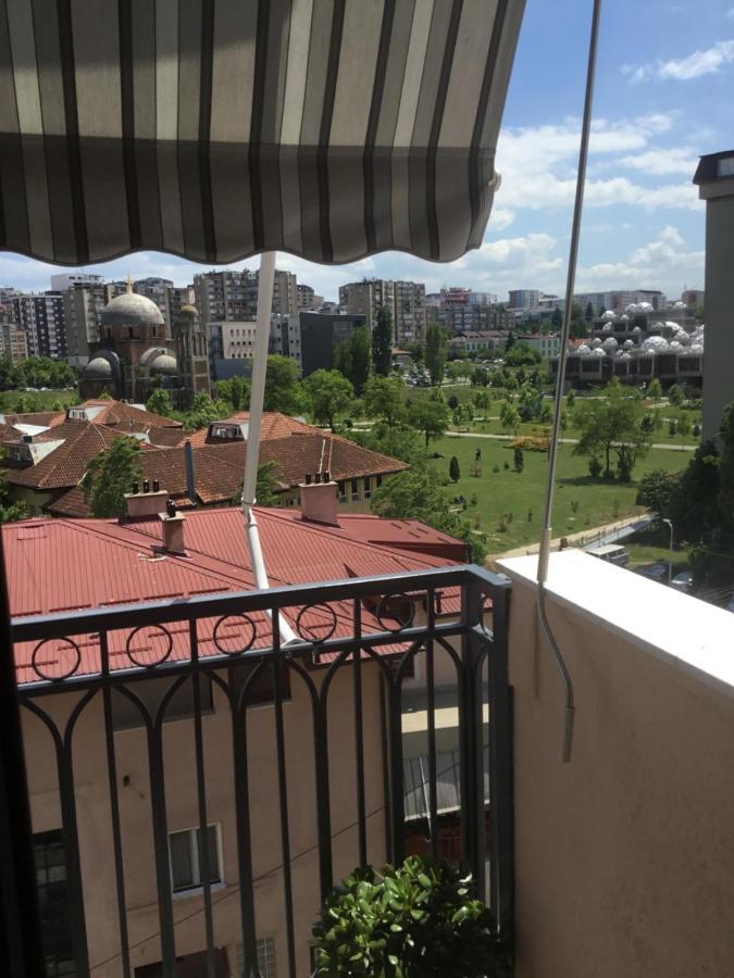 Yellowhouse Prisztina Zewnętrze zdjęcie