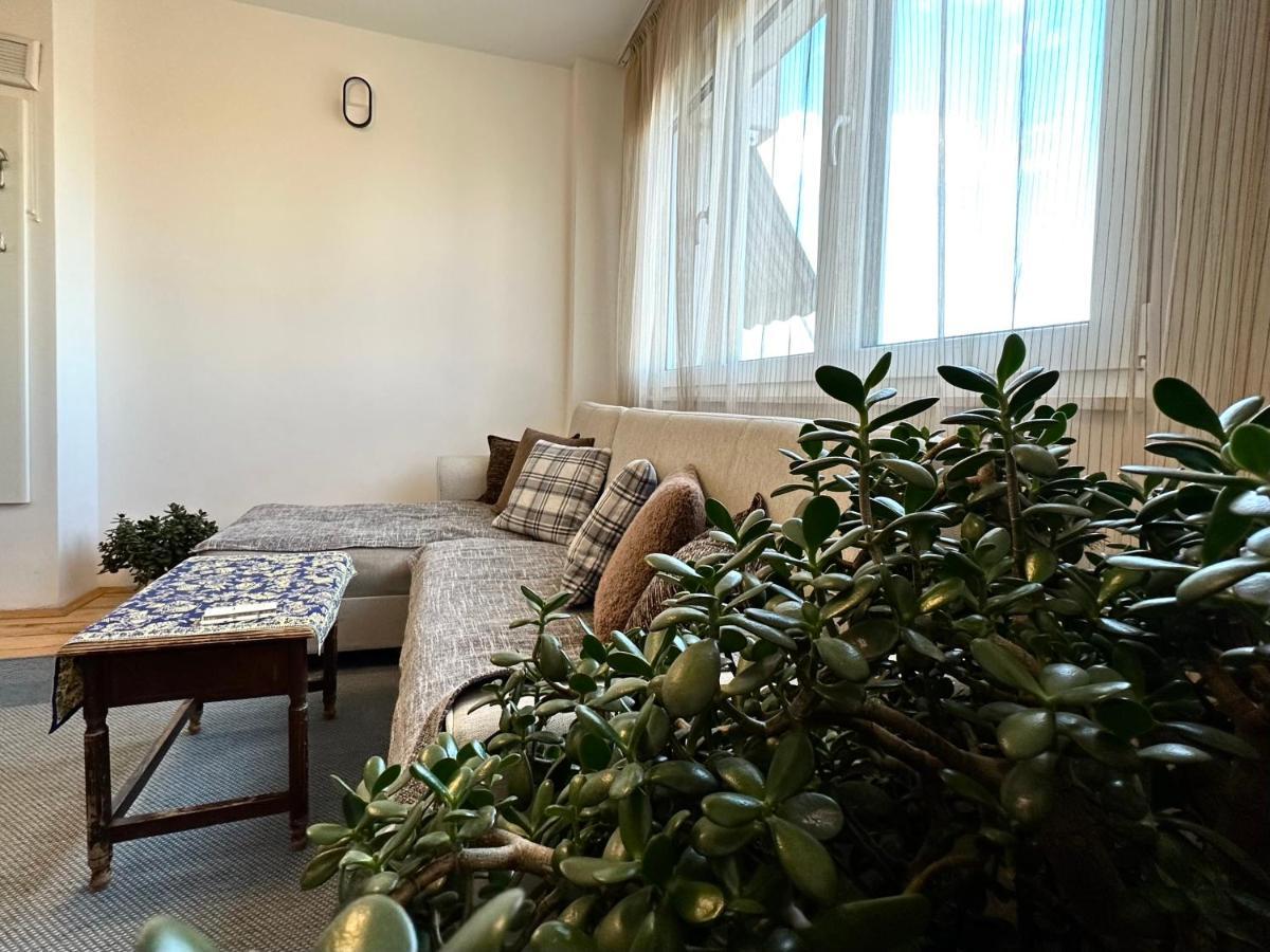 Yellowhouse Prisztina Zewnętrze zdjęcie