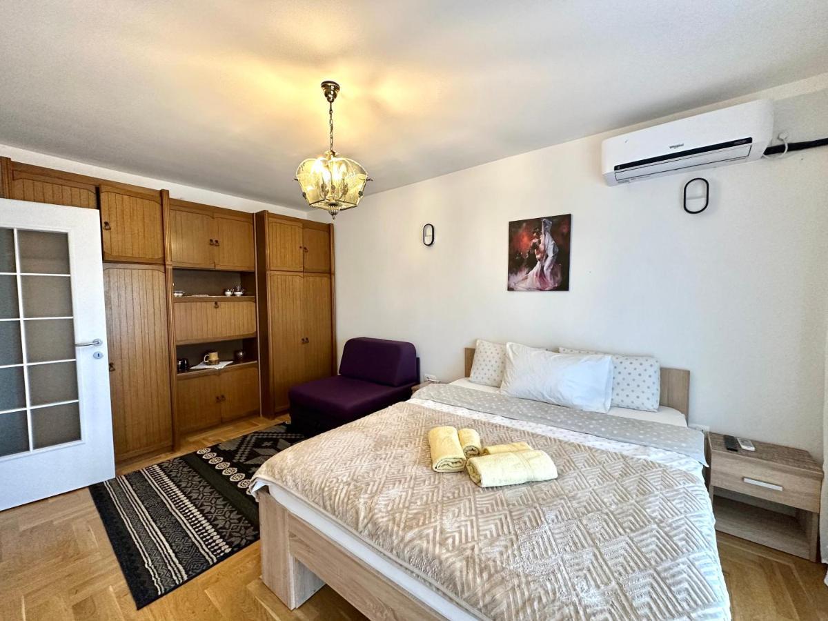 Yellowhouse Prisztina Zewnętrze zdjęcie